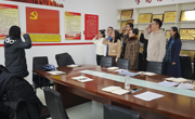 加強(qiáng)黨性修養(yǎng)，爭(zhēng)做優(yōu)秀共產(chǎn)黨員