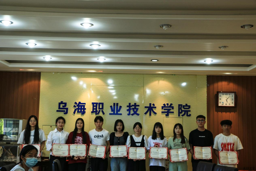 1cccb6a14ab04c3a93891436f3a7878d.png